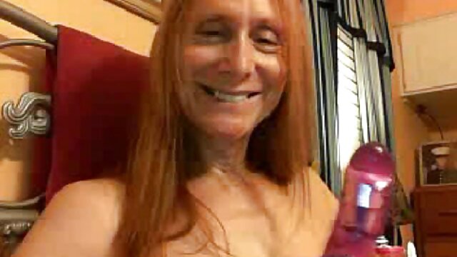 O sexo free nacional tipo lambe a rata de uma mulher madura de meias
