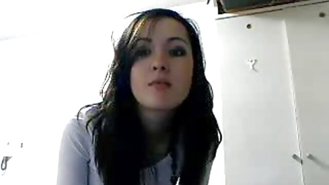 O vídeos pornôs nacionais grátis rabo apertado da morena Valerie Kay salta em muitas poses no pénis do tipo.