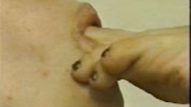 O tipo estuda sexo anal numa mulher videospornosnacionais madura num albergue russo.