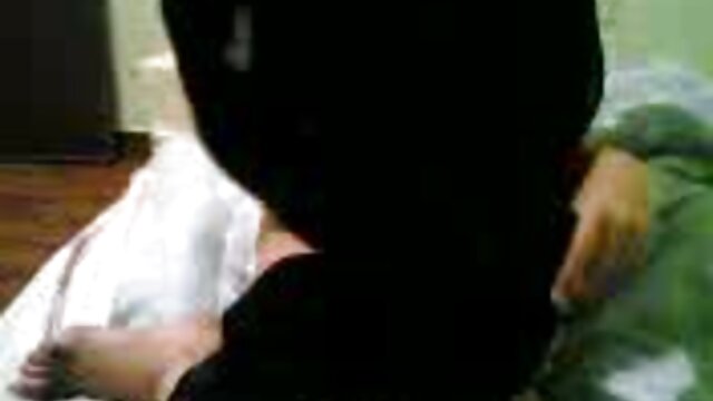O tipo com uma pila pornos nacional fina fode uma mulher gorda no rabo